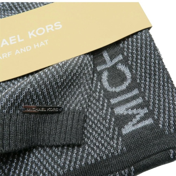 NWT Michael Kors Metallic Scarf & Hat Set - Picture 7 of 10